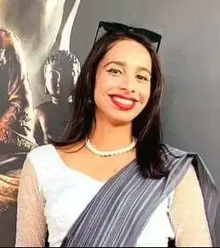 पुनम आचार्य